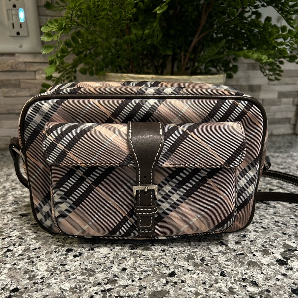 ❤️❤️❤️ Final price drop ❤️❤️❤️ Burberry nova check crossbody Brown and pink